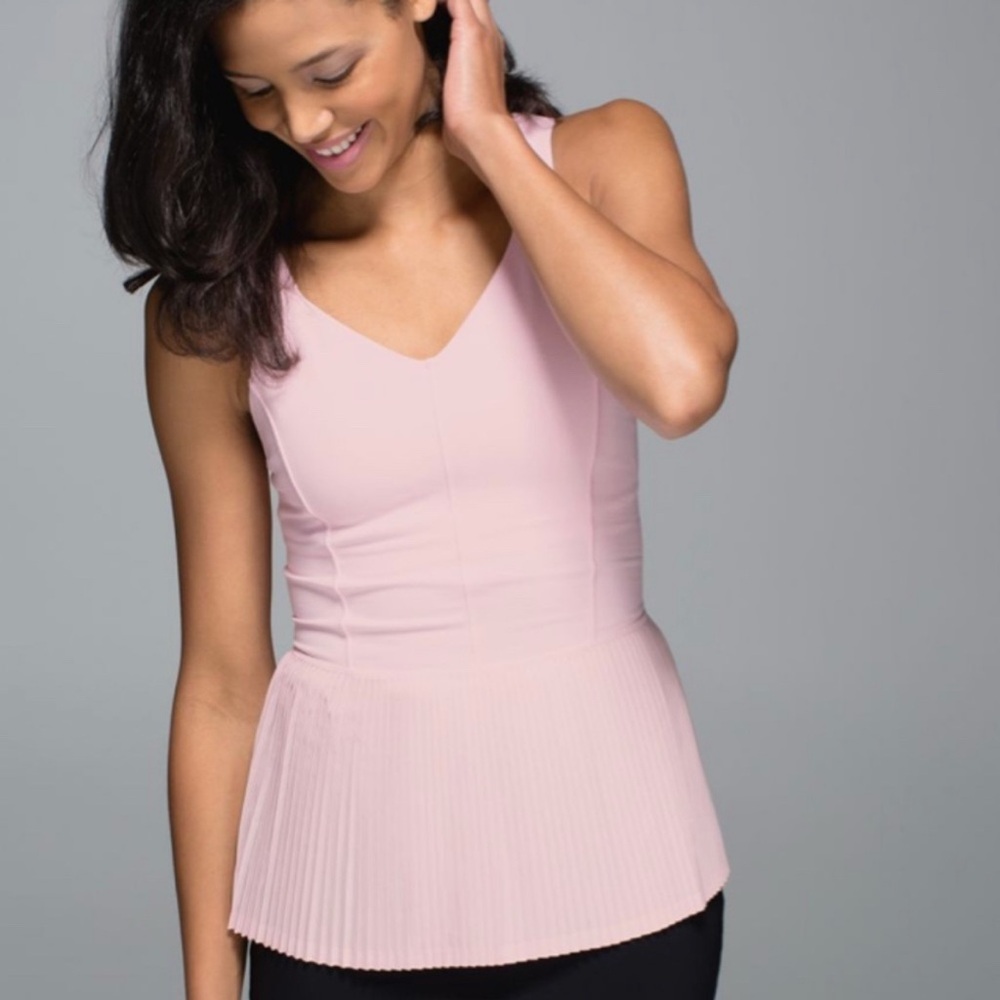 Lululemon Women’s Barely Pink Pleated City Tank Top- Size 8